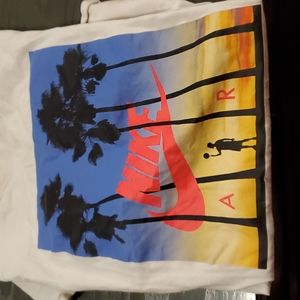 Nike graphic t